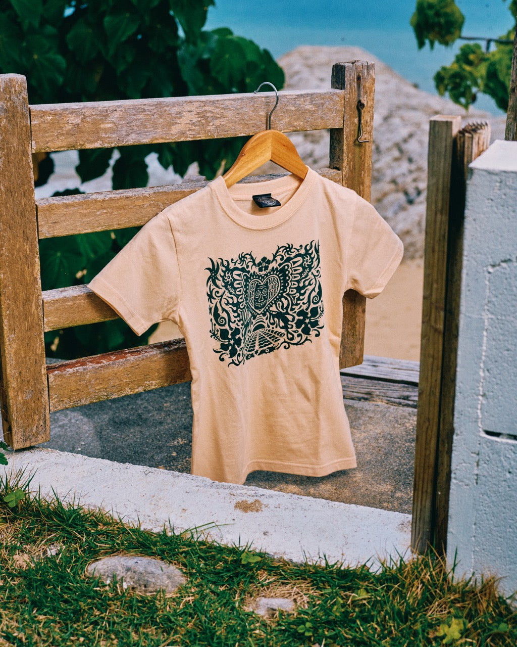 アマミチュー【Slim fit tee-Beige】